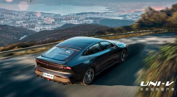 Changan Uni-V: мощнее и дешевле Skoda Octavia